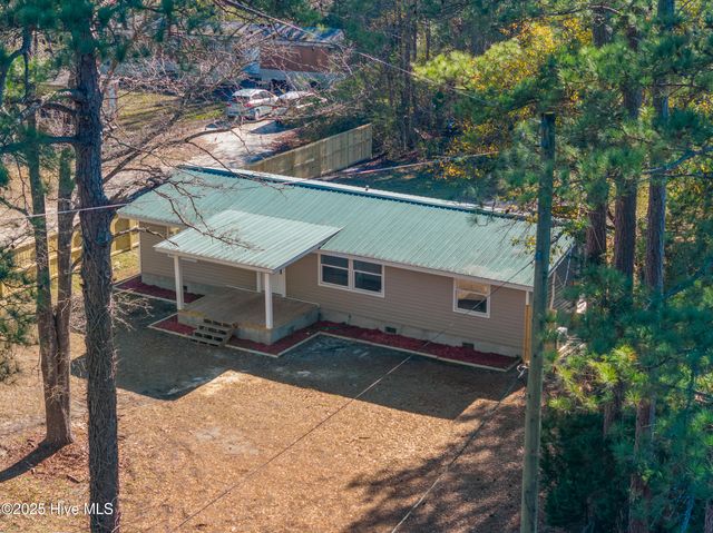 2073 Dawson Cabin Road, Jacksonville, NC 28540