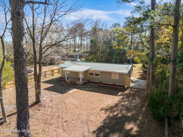 2073 Dawson Cabin Road, Jacksonville, NC 28540