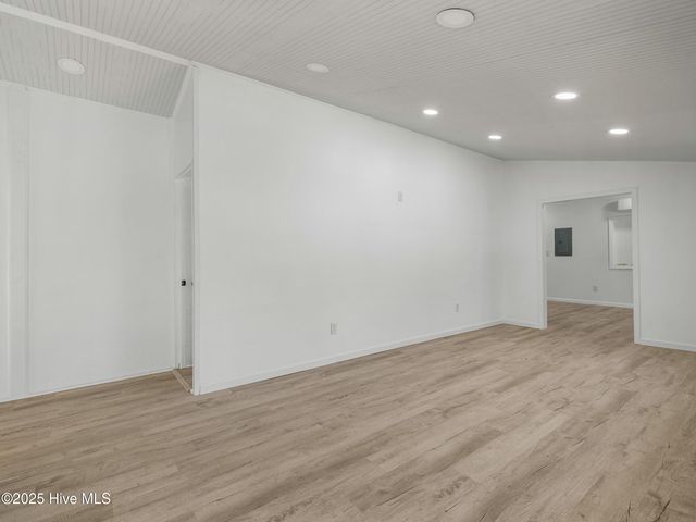 2073 Dawson Cabin Road, Jacksonville, NC 28540