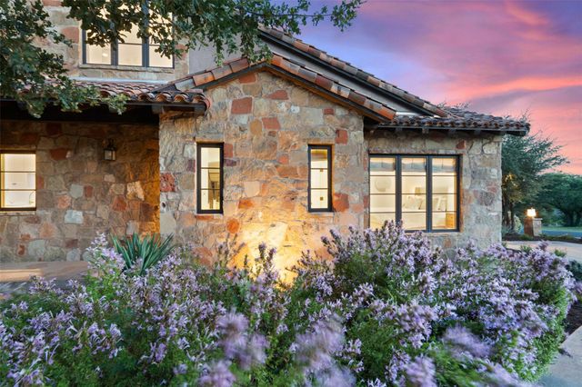 205 Hi Ridge RD, Horseshoe Bay, TX 78657