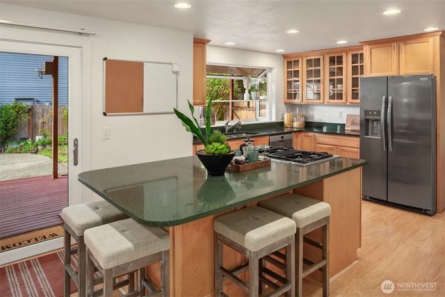 15126 NE 67th Place, Redmond, WA 98052