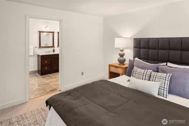 15126 NE 67th Place, Redmond, WA 98052