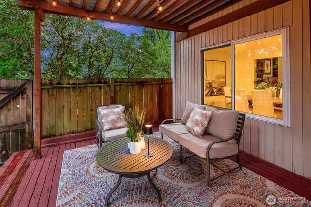15126 NE 67th Place, Redmond, WA 98052