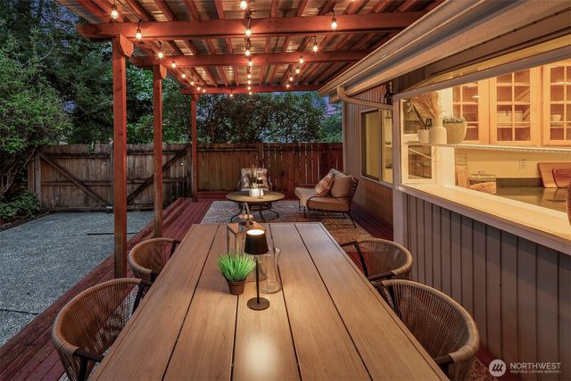 15126 NE 67th Place, Redmond, WA 98052