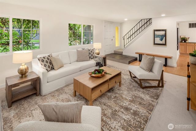 15126 NE 67th Place, Redmond, WA 98052
