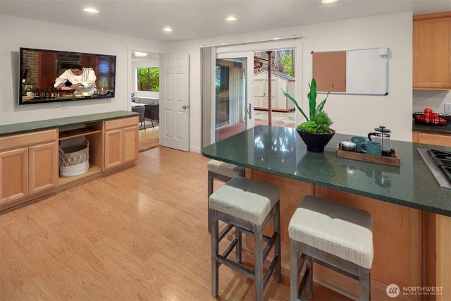 15126 NE 67th Place, Redmond, WA 98052