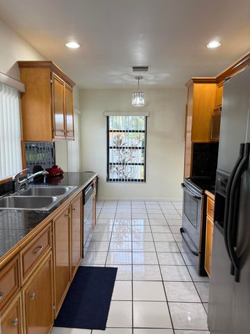 5075 Mirror Lakes Boulevard, Boynton Beach, FL 33472