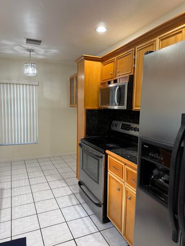 5075 Mirror Lakes Boulevard, Boynton Beach, FL 33472