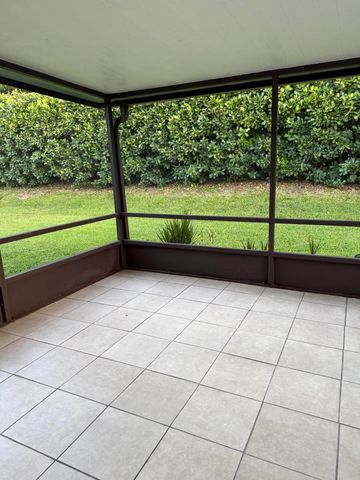 5075 Mirror Lakes Boulevard, Boynton Beach, FL 33472