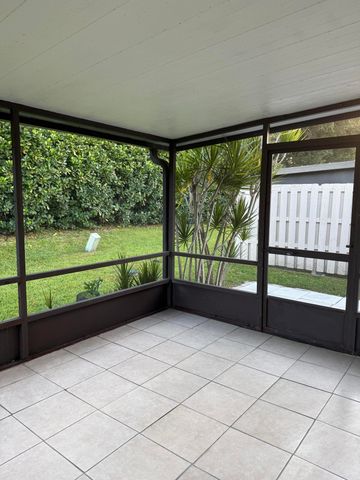 5075 Mirror Lakes Boulevard, Boynton Beach, FL 33472