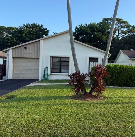 5075 Mirror Lakes Boulevard, Boynton Beach, FL 33472
