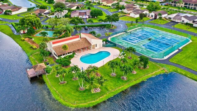 5075 Mirror Lakes Boulevard, Boynton Beach, FL 33472