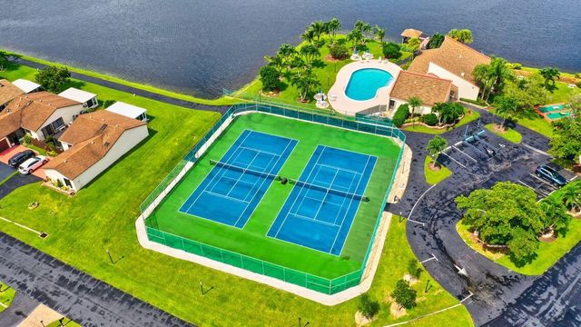 5075 Mirror Lakes Boulevard, Boynton Beach, FL 33472