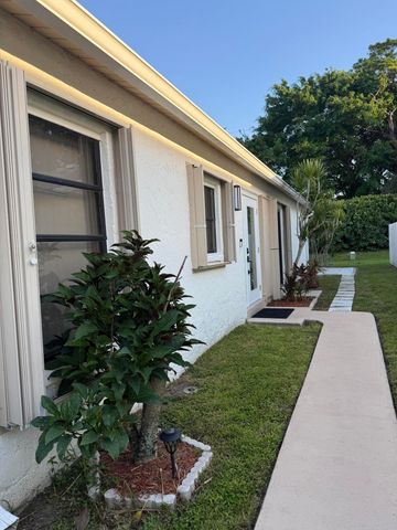 5075 Mirror Lakes Boulevard, Boynton Beach, FL 33472
