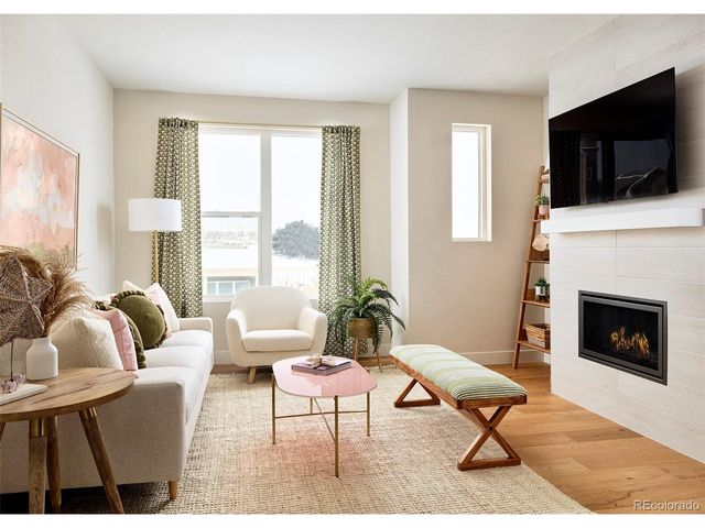 888 S Valentia St 13-102, Denver, CO 80247