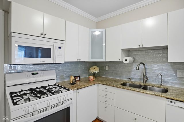 2566 Hideaway N Drive, Indianapolis, IN 46268