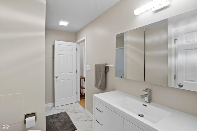 2566 Hideaway N Drive, Indianapolis, IN 46268