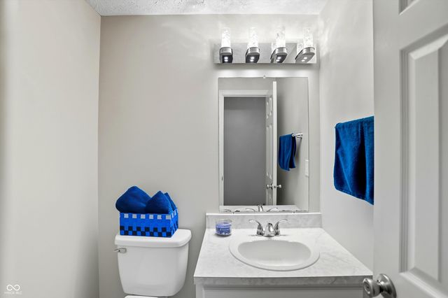 2566 Hideaway N Drive, Indianapolis, IN 46268