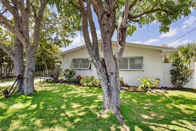 1706 Plover Avenue, Fort Pierce, FL 34949