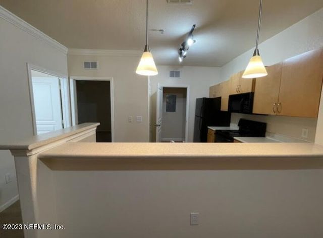 8290 GATE Parkway W 142, Jacksonville, FL 32216