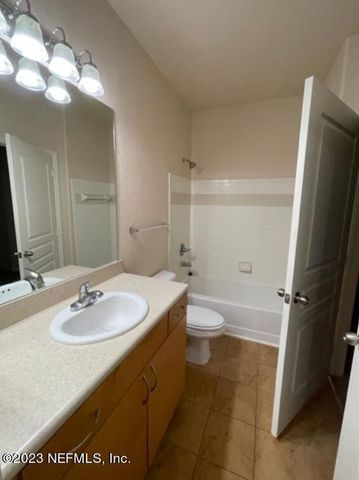 8290 GATE Parkway W 142, Jacksonville, FL 32216