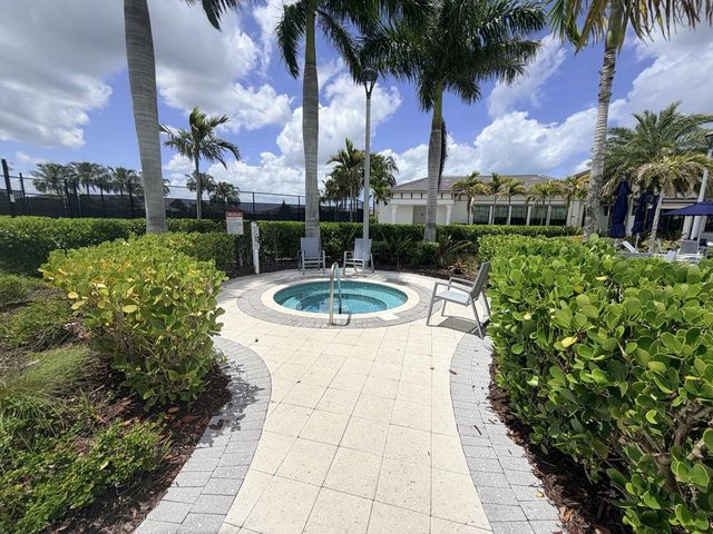 5738 LONG SHORE LOOP, Sarasota, FL 34238