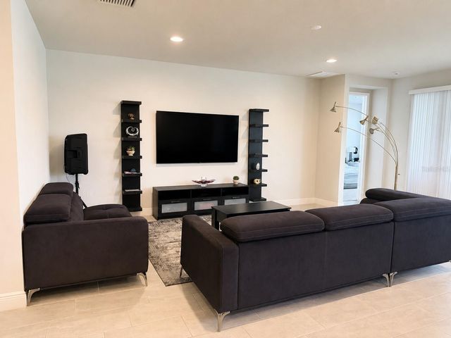 5738 LONG SHORE LOOP, Sarasota, FL 34238