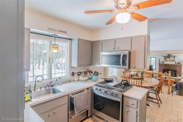 30 Hudson Drive, Hyde Park, NY 12538