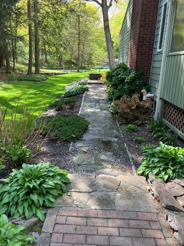 30 Hudson Drive, Hyde Park, NY 12538