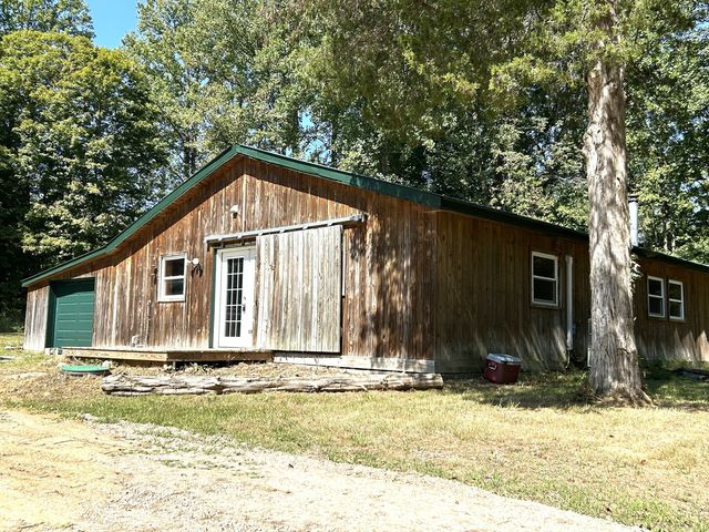 1040 N Cherry Blossom Lane, North Vernon, IN 47265