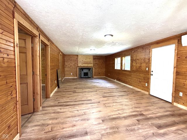 1040 N Cherry Blossom Lane, North Vernon, IN 47265