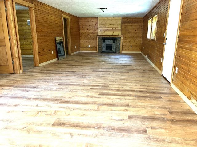 1040 N Cherry Blossom Lane, North Vernon, IN 47265