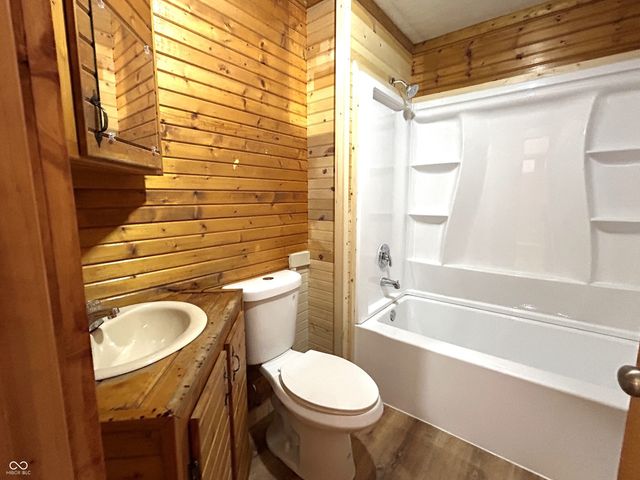 1040 N Cherry Blossom Lane, North Vernon, IN 47265