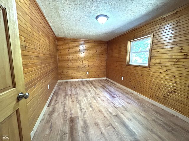 1040 N Cherry Blossom Lane, North Vernon, IN 47265