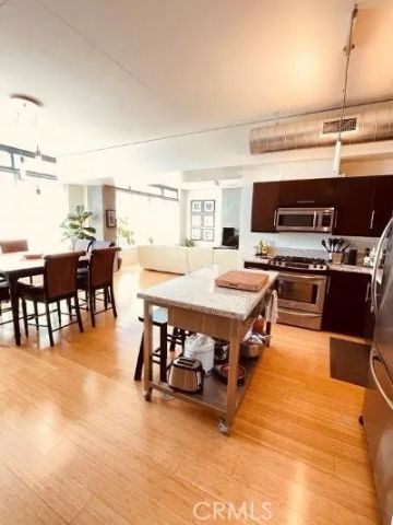 1111 S Grand 1015, Los Angeles, CA 90015