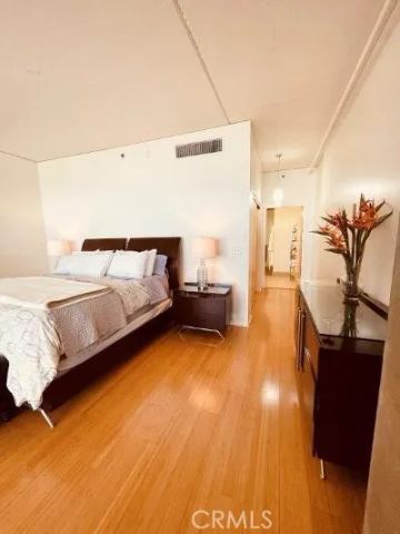 1111 S Grand 1015, Los Angeles, CA 90015