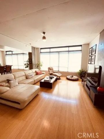 1111 S Grand 1015, Los Angeles, CA 90015