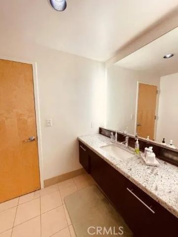 1111 S Grand 1015, Los Angeles, CA 90015