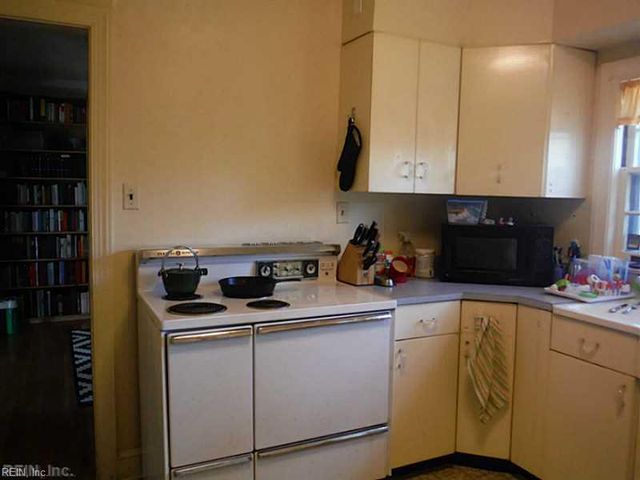 1040 S Lexan CRES, Norfolk, VA 23508