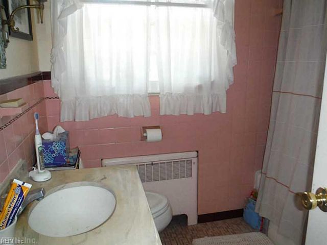 1040 S Lexan CRES, Norfolk, VA 23508