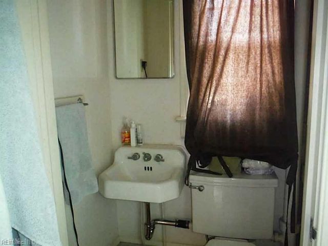 1040 S Lexan CRES, Norfolk, VA 23508