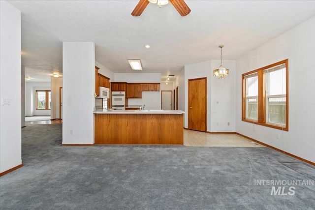 2305 E Oakridge St, Boise, ID 83716