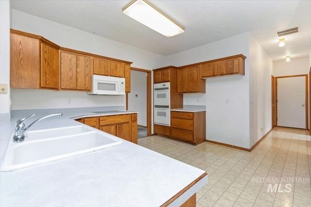 2305 E Oakridge St, Boise, ID 83716