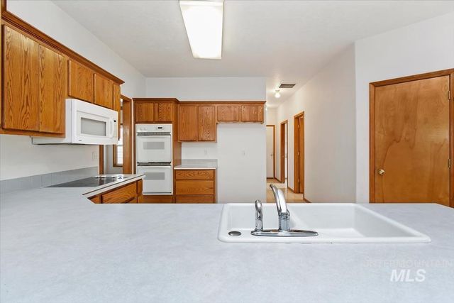 2305 E Oakridge St, Boise, ID 83716