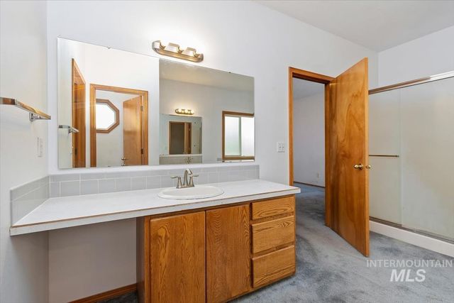 2305 E Oakridge St, Boise, ID 83716