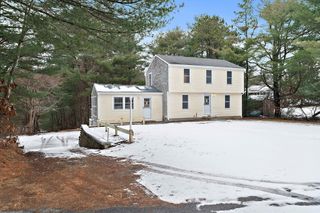 4 Oaken Bucket Ln, Plymouth, MA 02360
