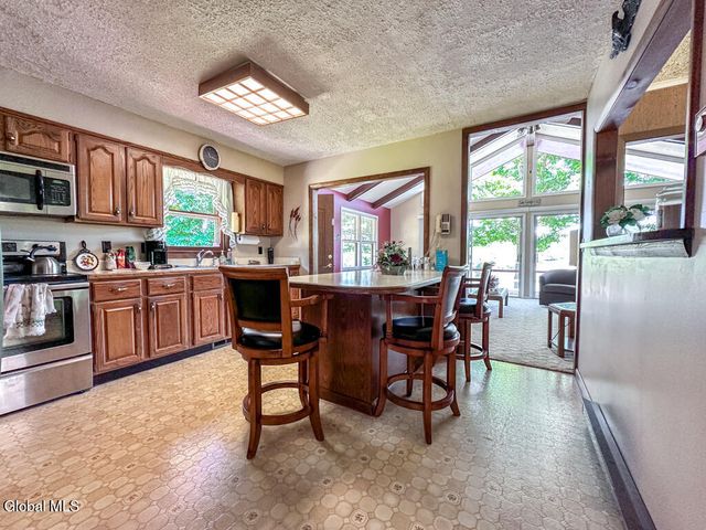 47 Hanneford Road, Queensbury, NY 12804