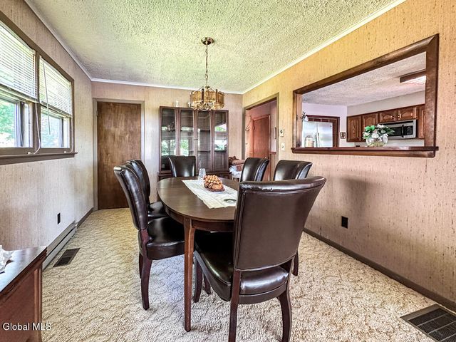 47 Hanneford Road, Queensbury, NY 12804