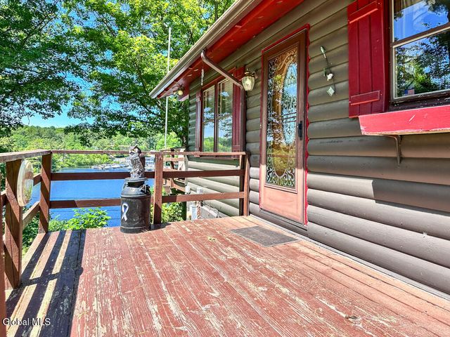 47 Hanneford Road, Queensbury, NY 12804