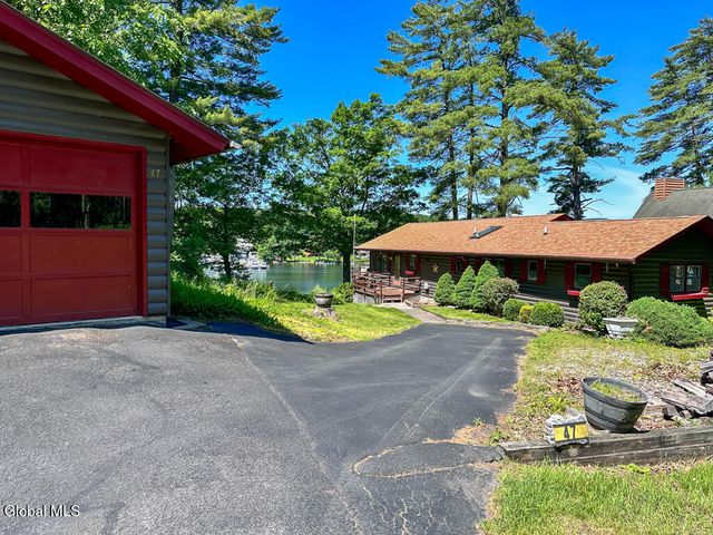 47 Hanneford Road, Queensbury, NY 12804